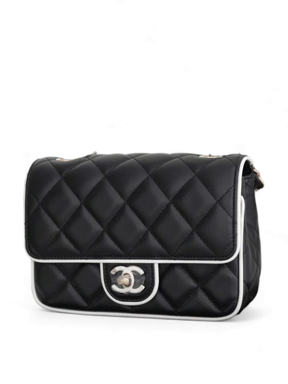 Chanel Flap Bag Black With Chain Lambskin LGHW 25S