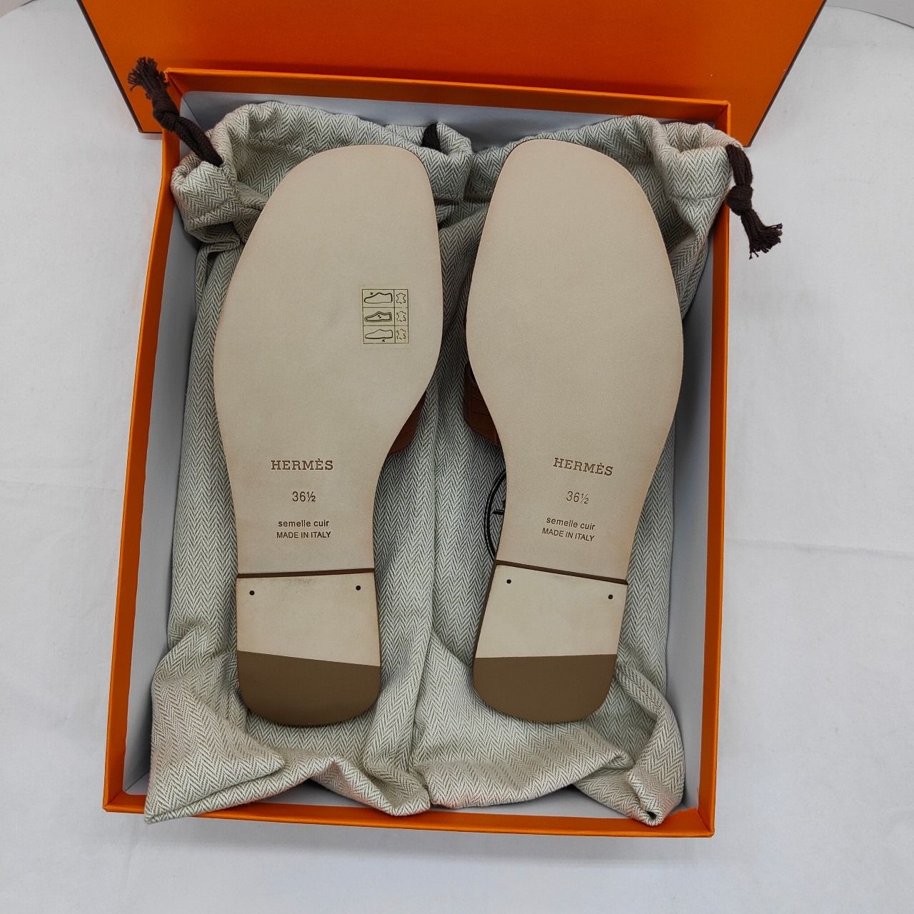 Hermes Sandal Women Oran Gold Crocrodile